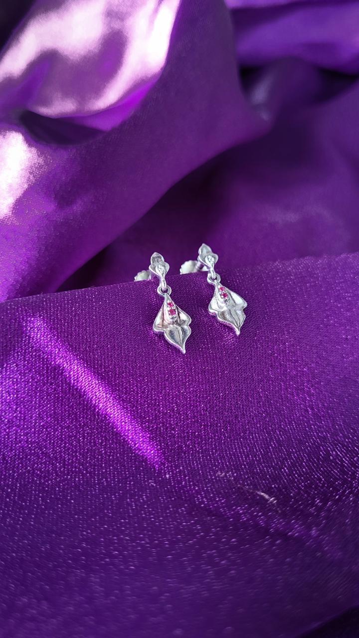 Sleek Leaf Drop Earrings