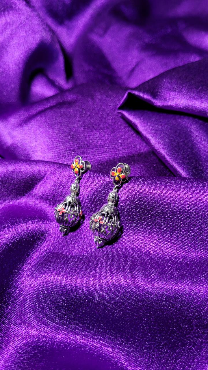 Silver Floral Filighree Drop Earrings