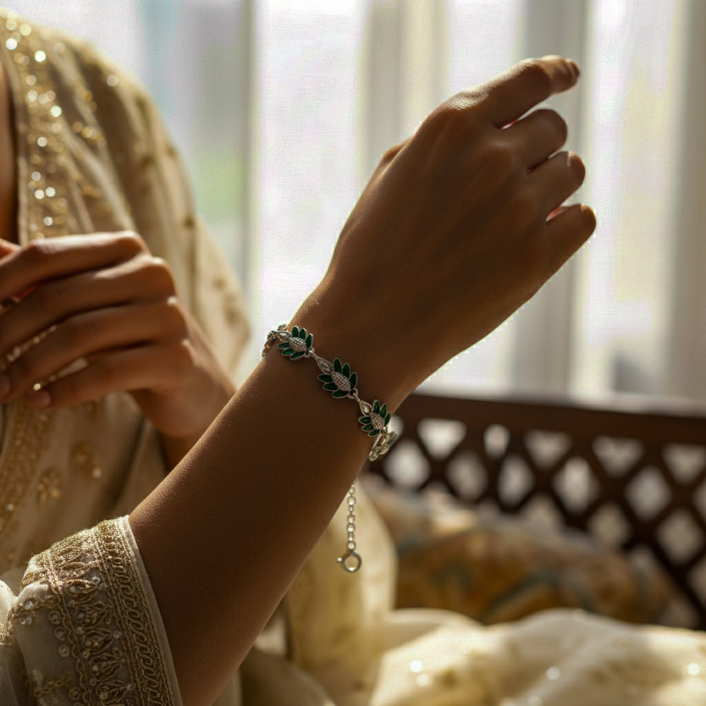 Verdant Leaf Bracelet